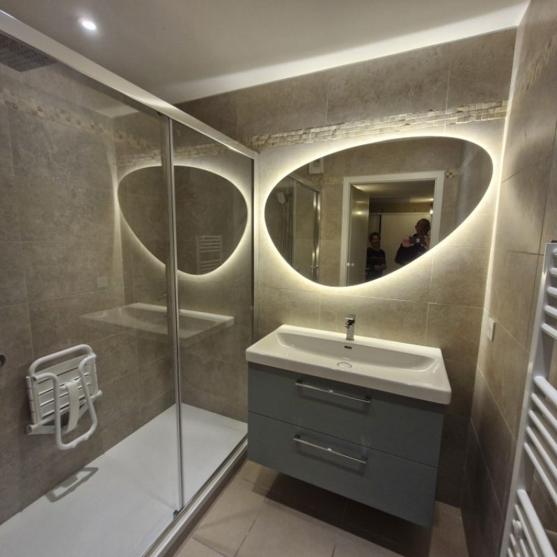 Rénovation salle de bain et pose de douche à l'italienne à Puget-sur-Argens